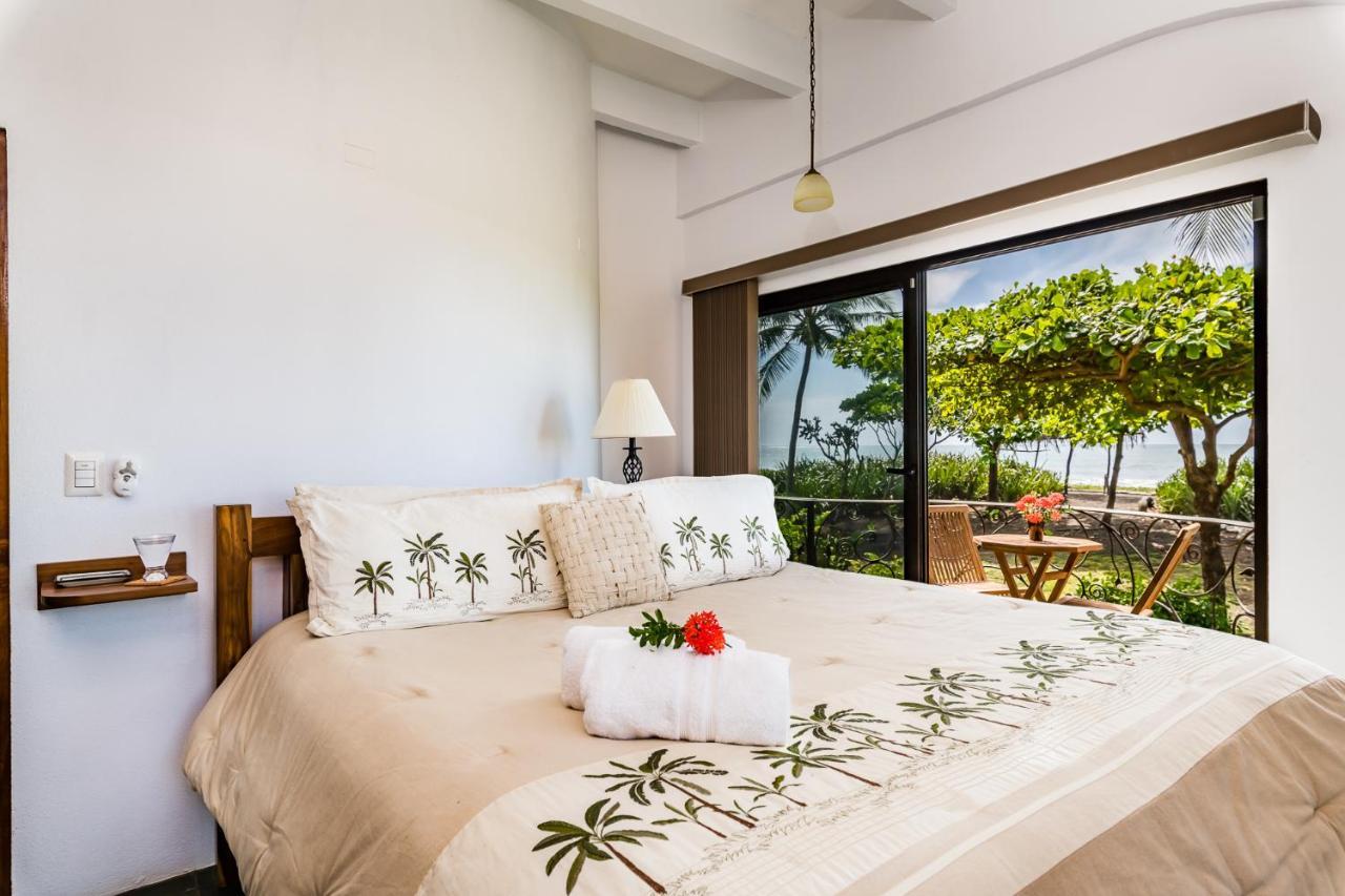 Casa Alegre - 3/3 Beachfront With Pool And Sundeck Playa Junquillal