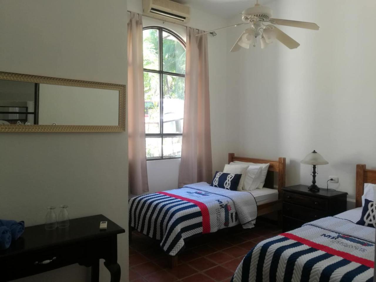 M&m Casa Blanca Hotel Playa Ocotal