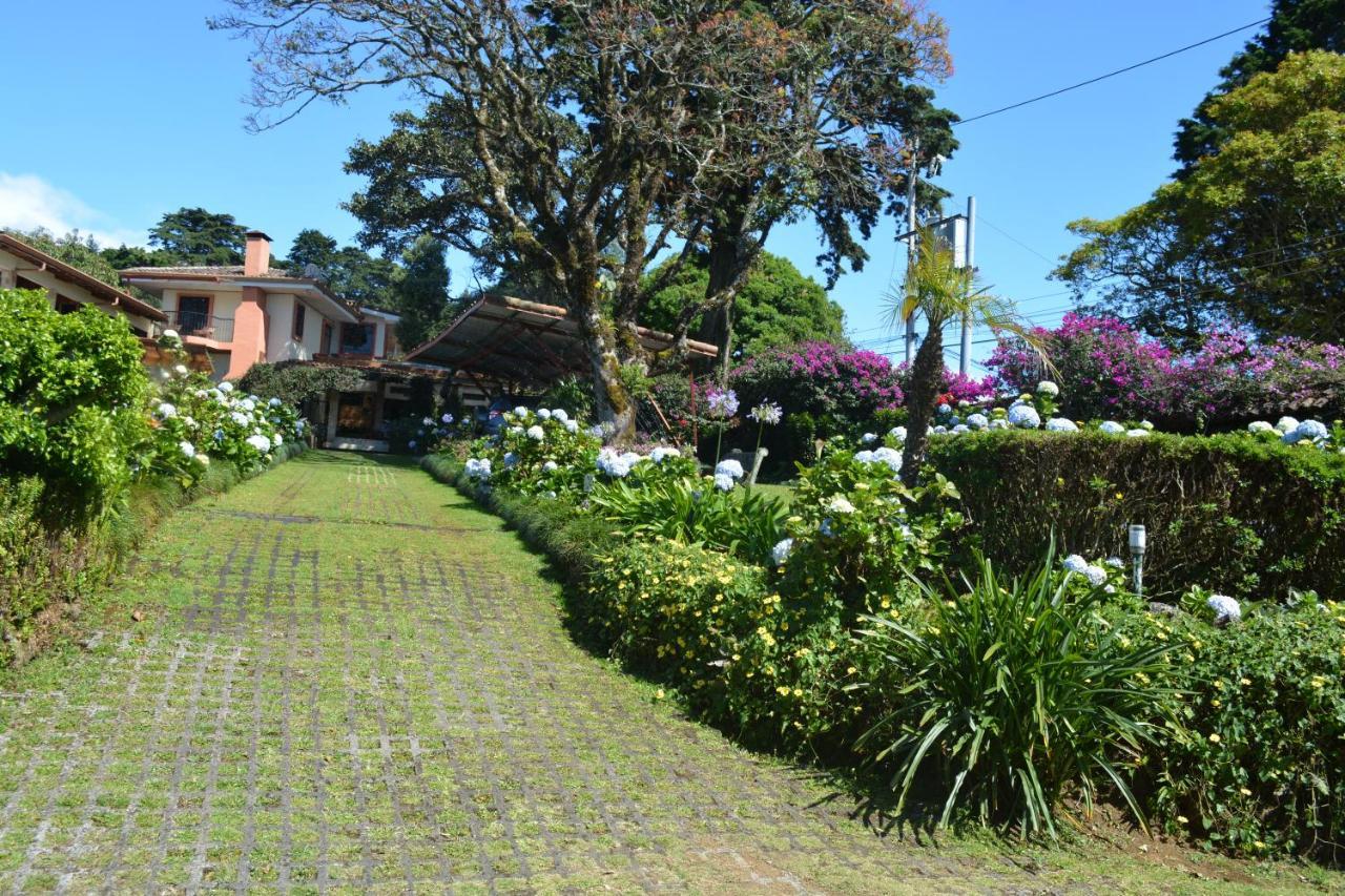 Finca Paraiso Mountain Retreat Near San Jose Airport 5* Birri