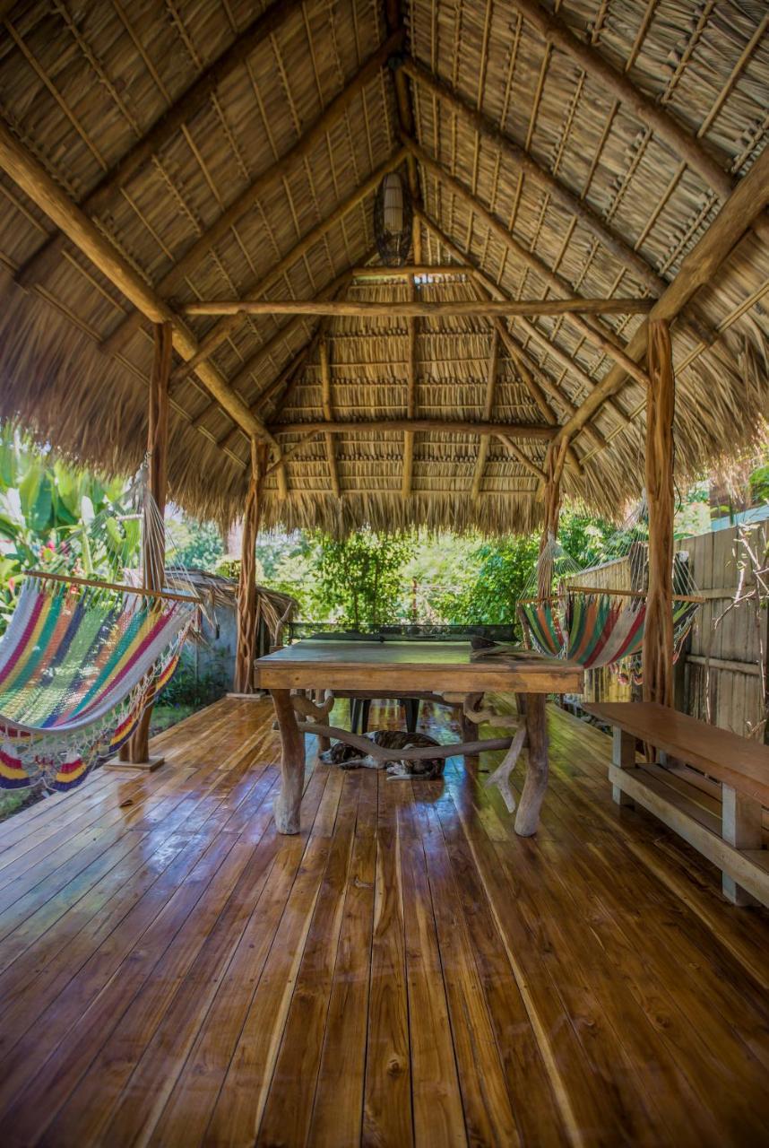Hotel El Chante Surf House *
