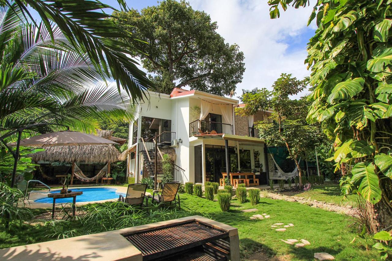 Hotel El Chante Surf House *
