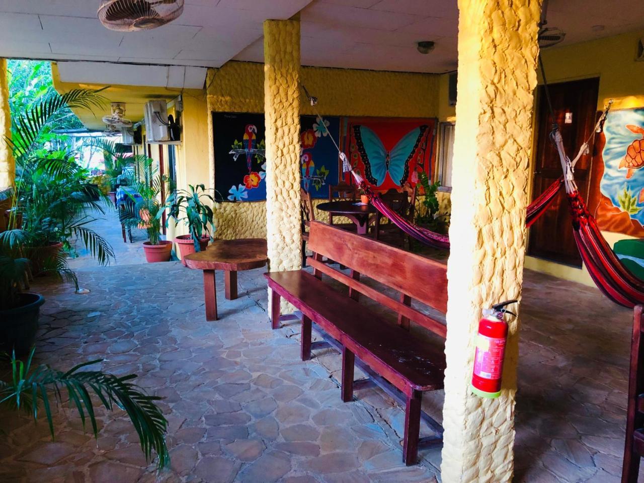 Hotel Aurora *