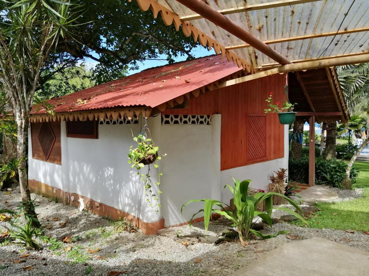 Holiday home Cabinas Hibiscus
