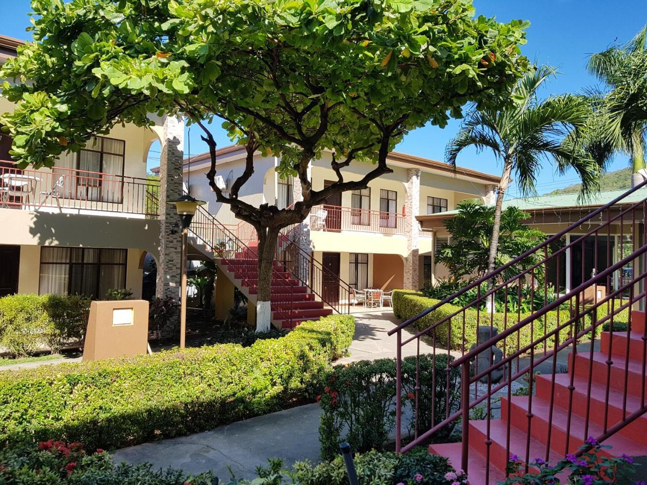 & Huetares Hotel