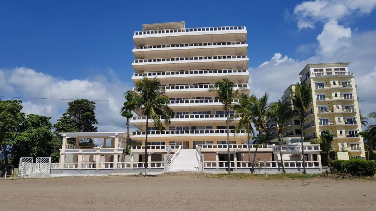 Montana Hotel *