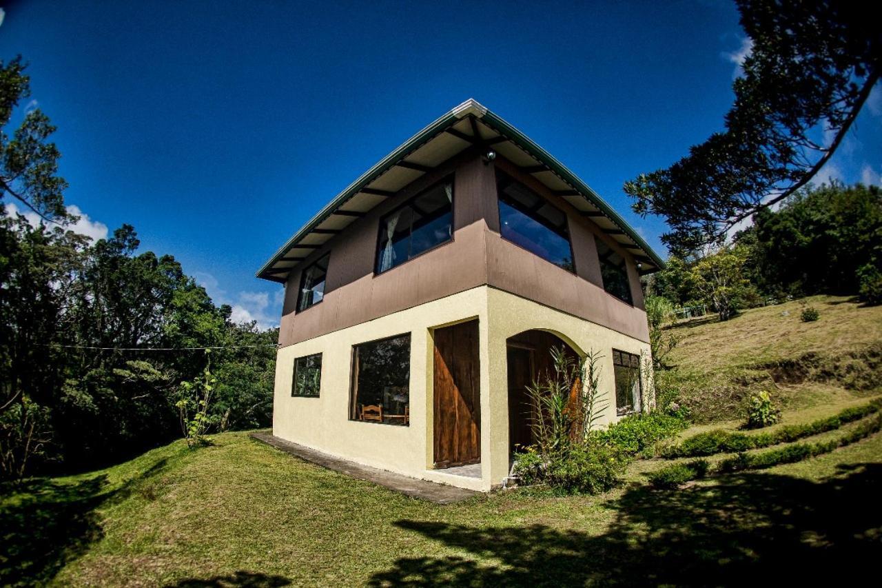 Cabinas Capulin & Farm Farm stay Monteverde