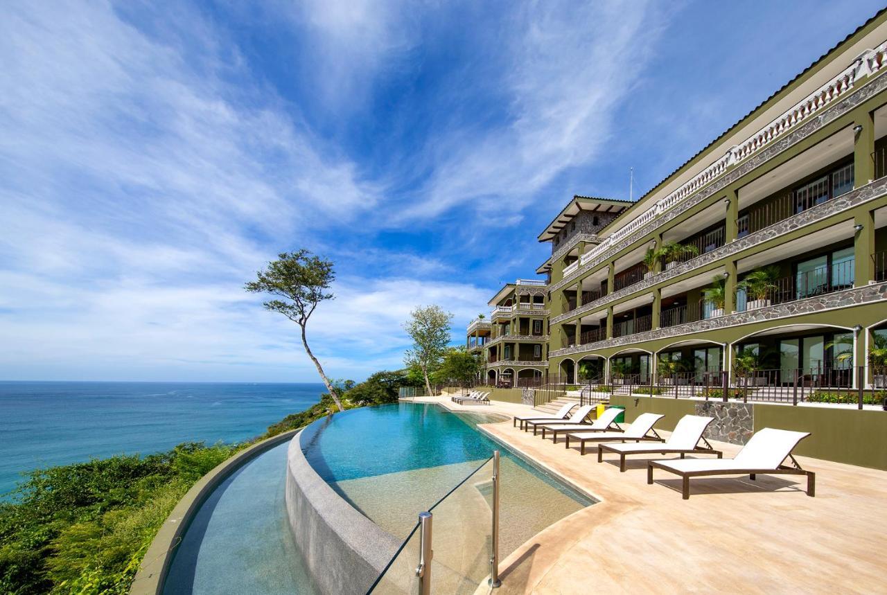 360 Splendor Del Pacifico Residences *