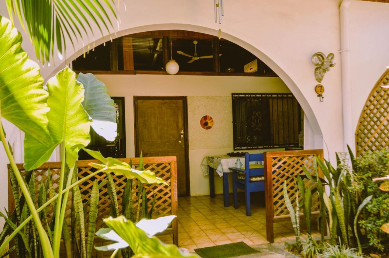 Aparthotel Zullymar Aptos Tamarindo