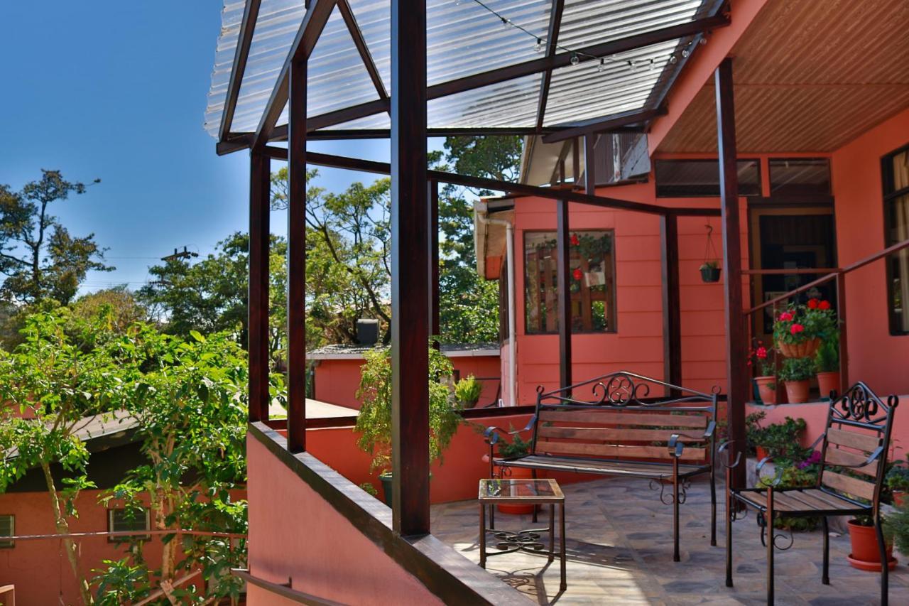 Bed & Breakfast Cabinas Eddy Monteverde