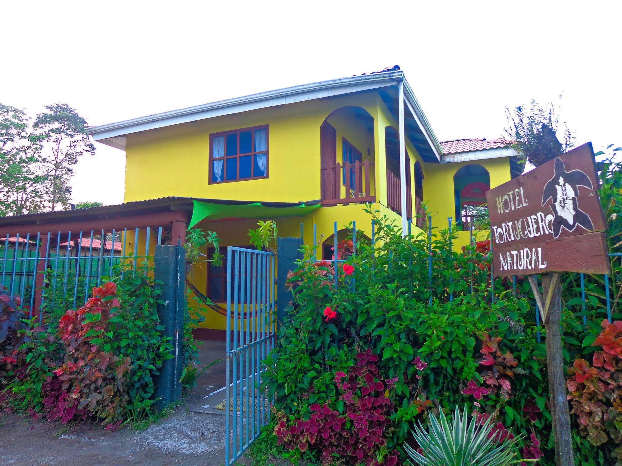 Cabinas Natural Hostel Tortuguero