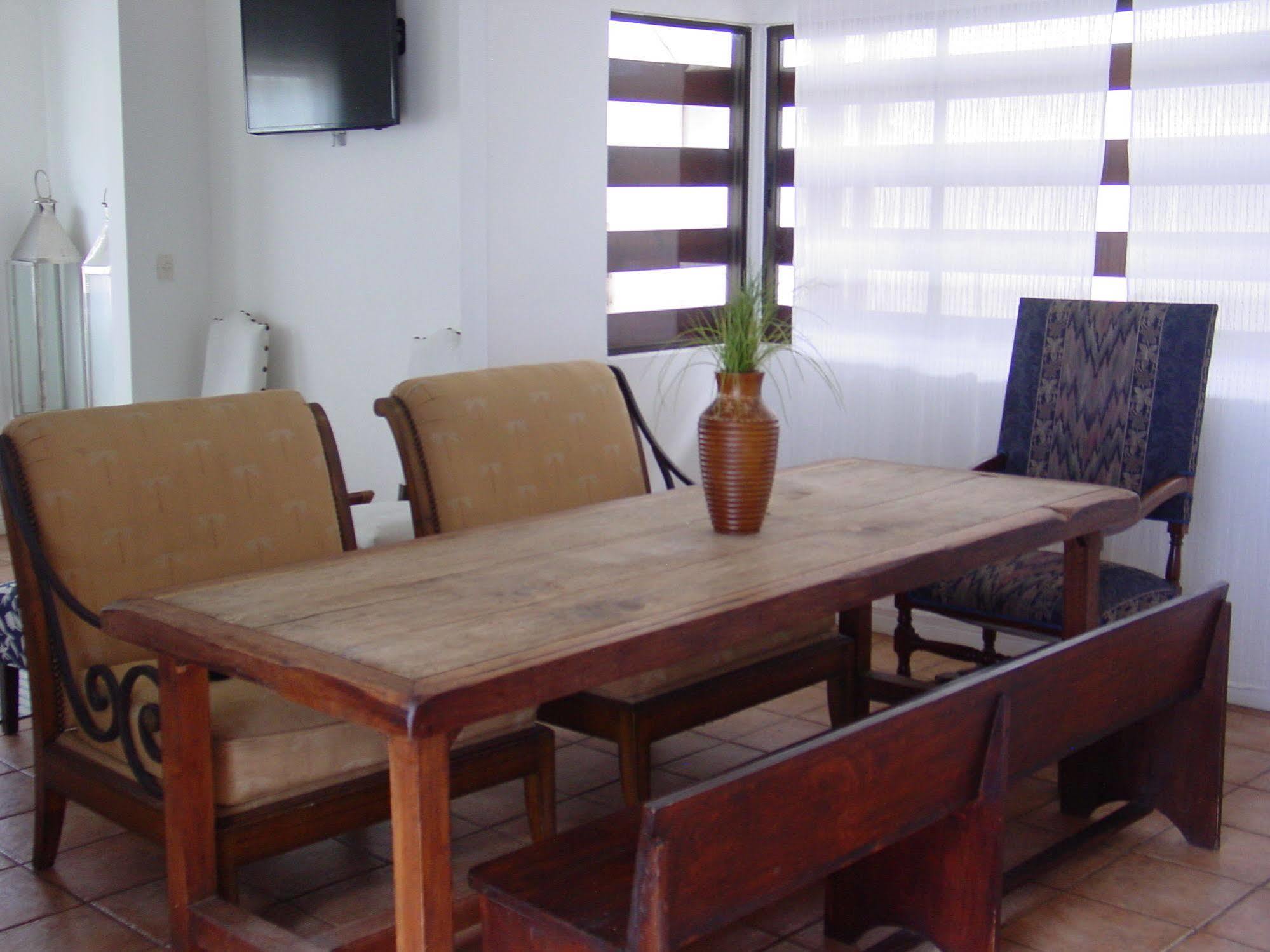 Fatdaddy's Cabinas Hotel