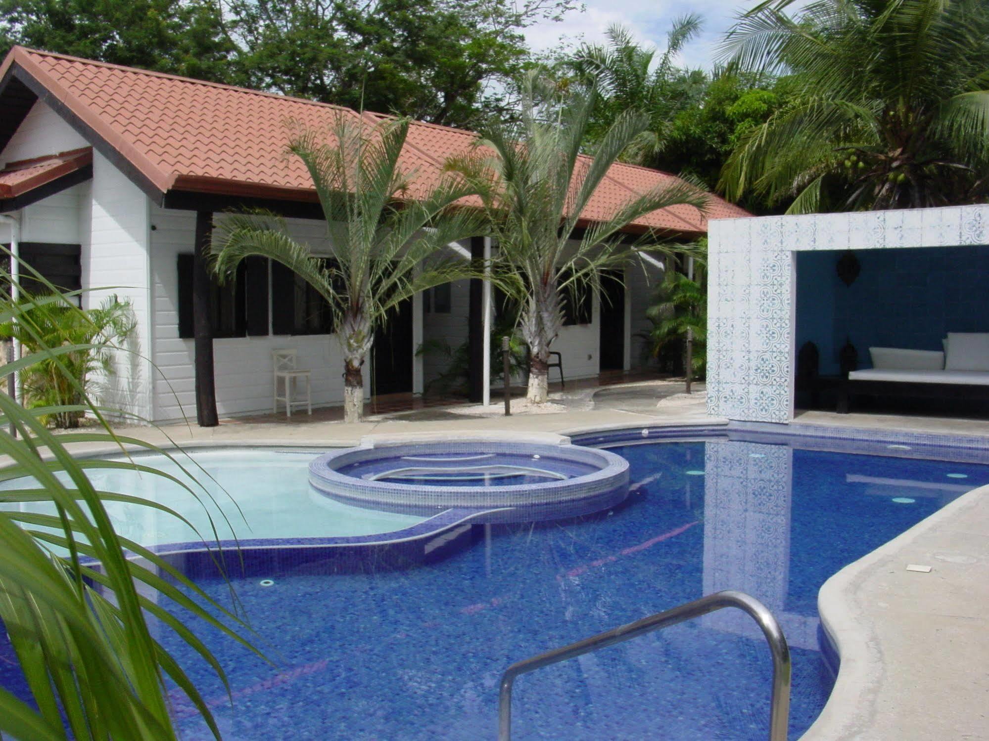 Hotel Fatdaddy's Cabinas 4*