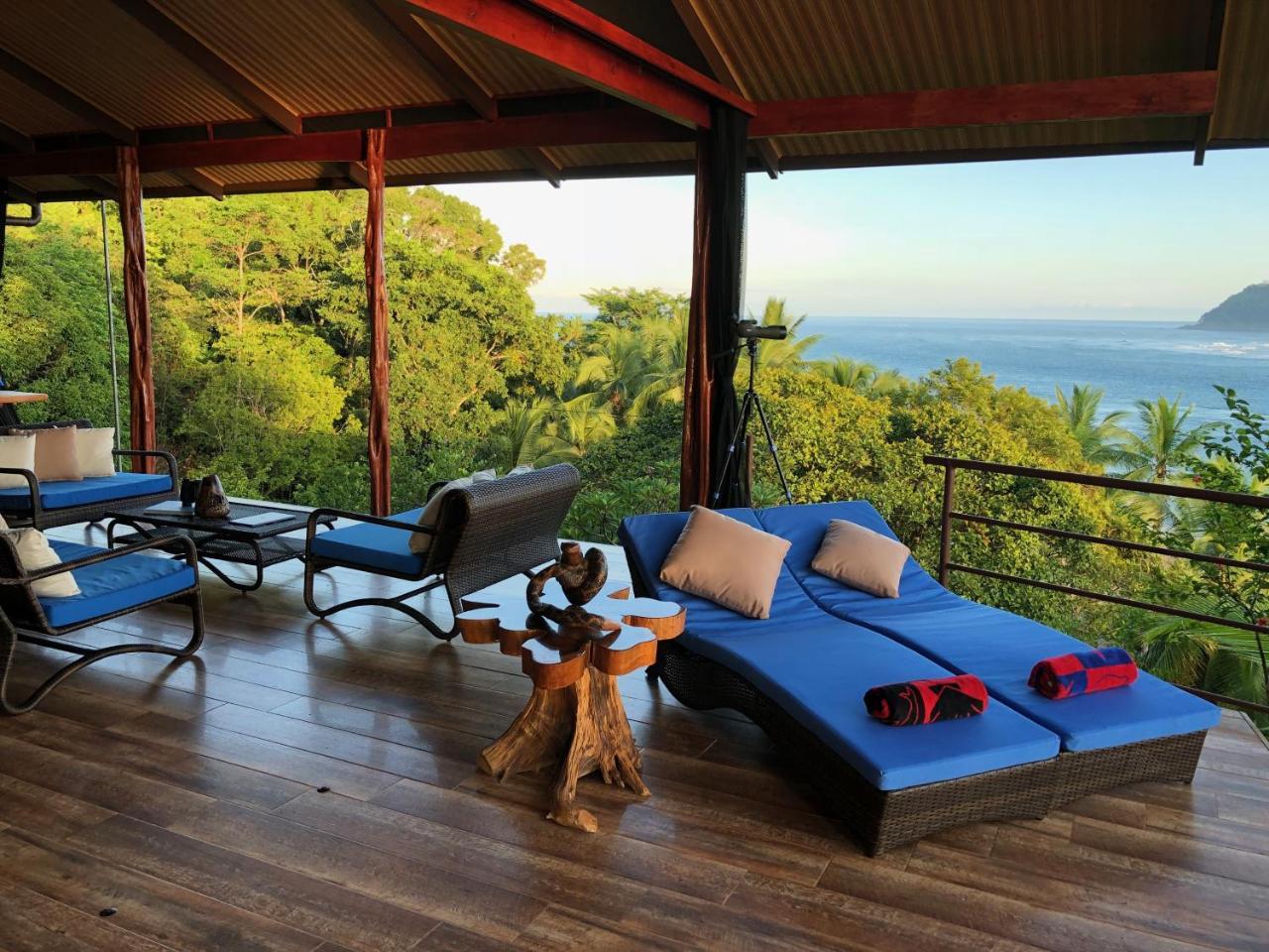 Casa Roja Lodge *