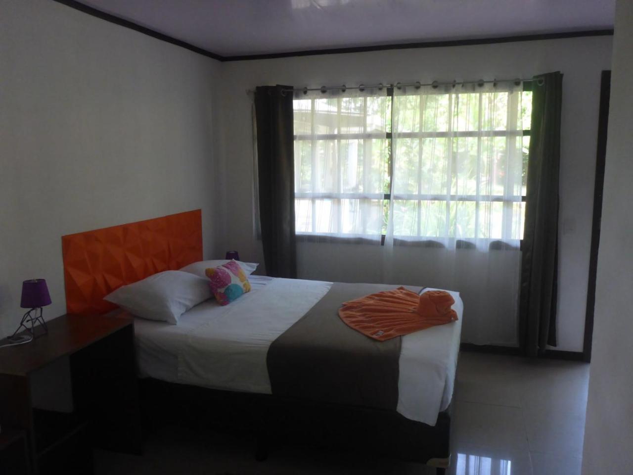 Hostel Aracari Garden