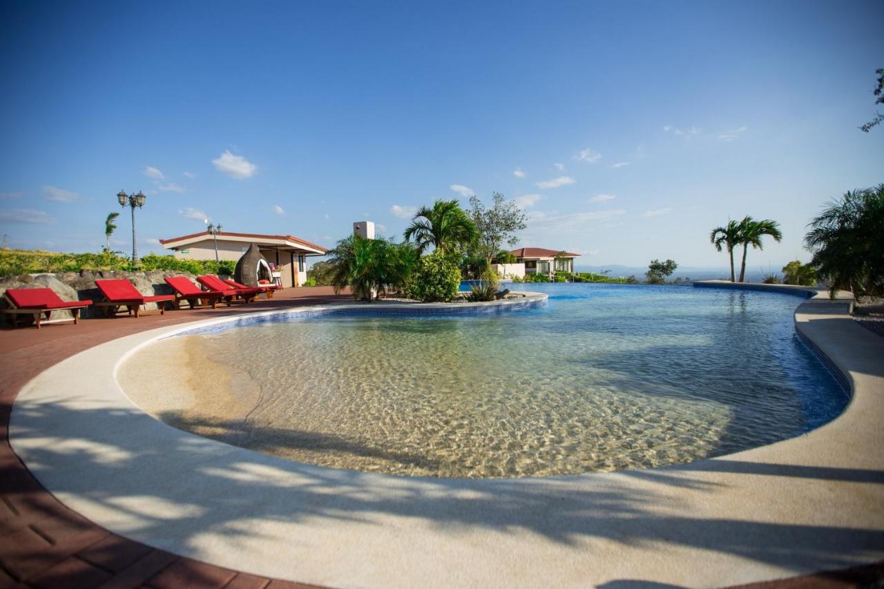 Vida Mountain & Adults Only Hotel