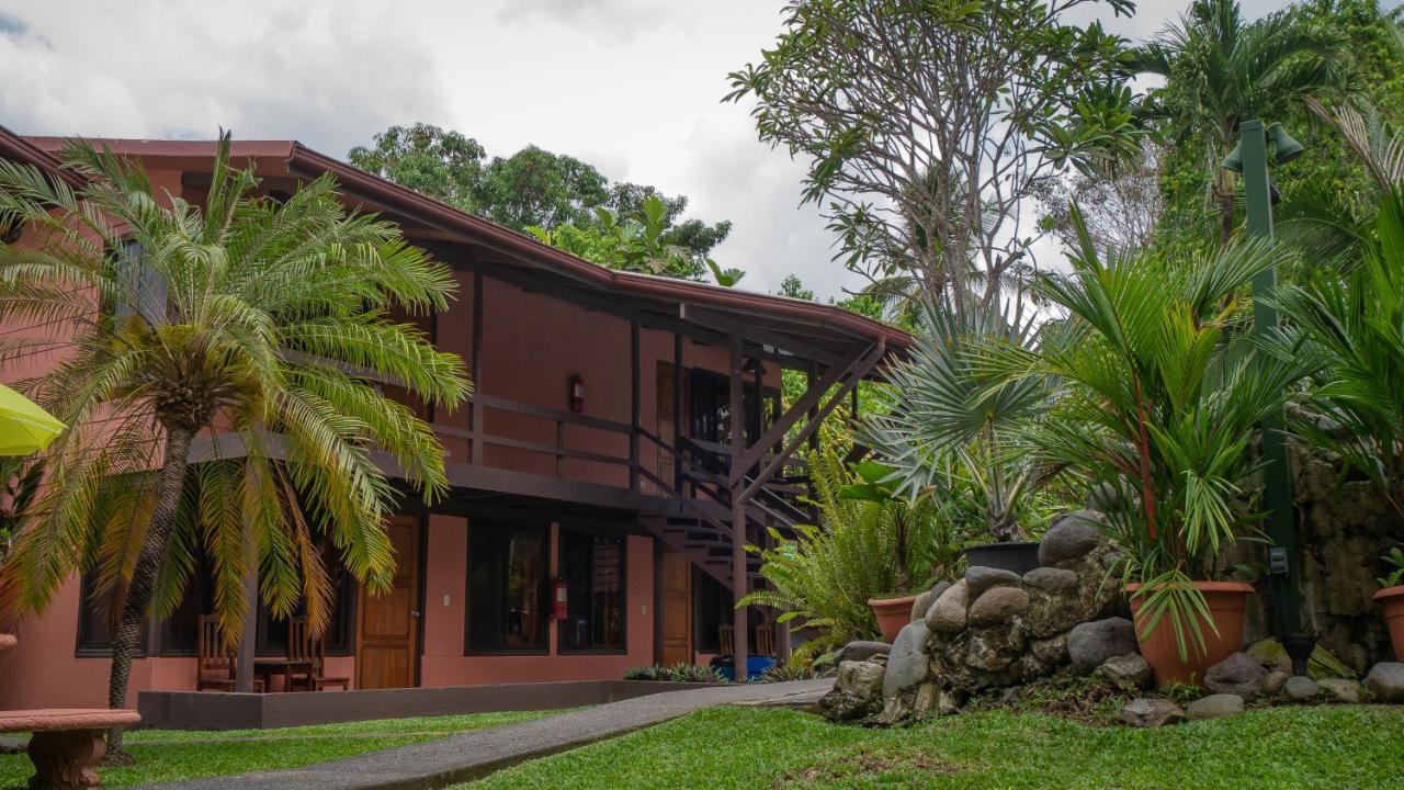 Ranchos Hotel