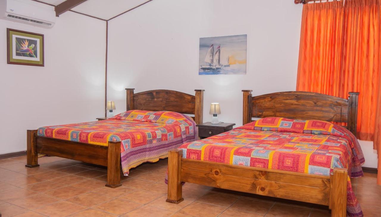 Hotel Ranchos 3*