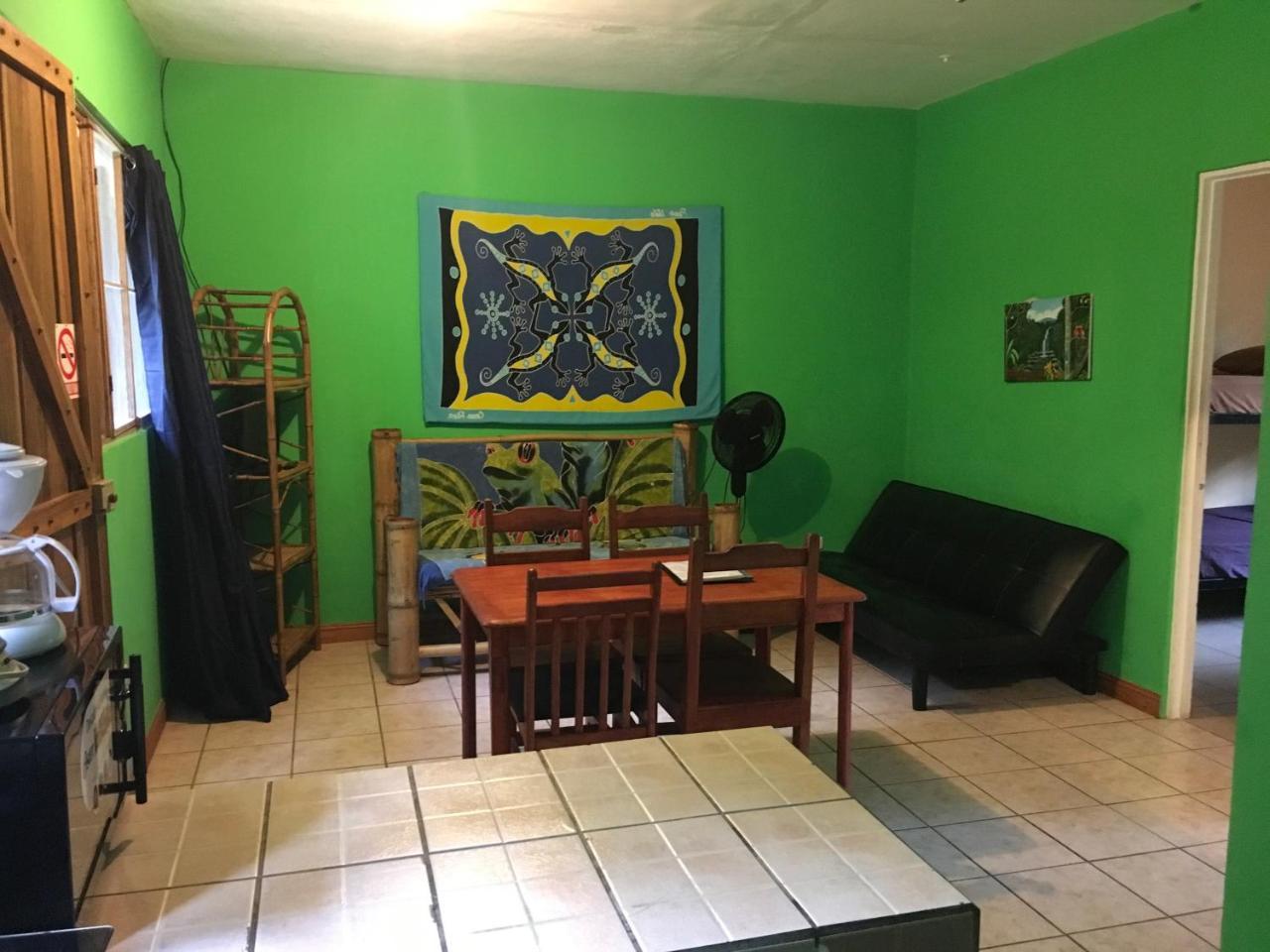 Hostel Las Casitas De Playa Negra *