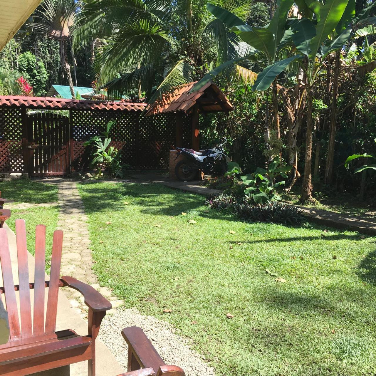 Hostel Las Casitas De Playa Negra *