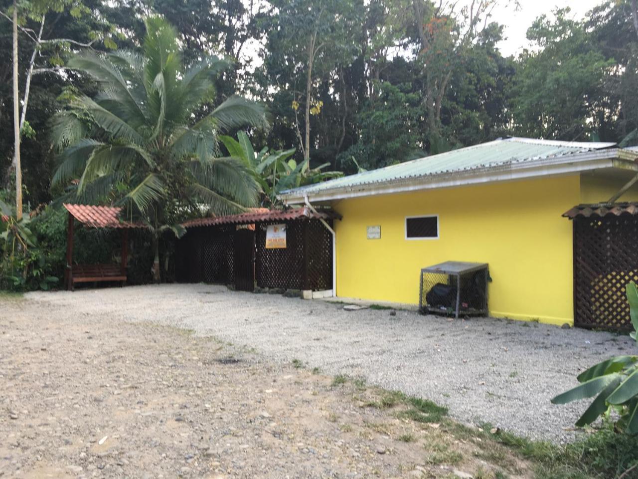 Hostel Las Casitas De Playa Negra *