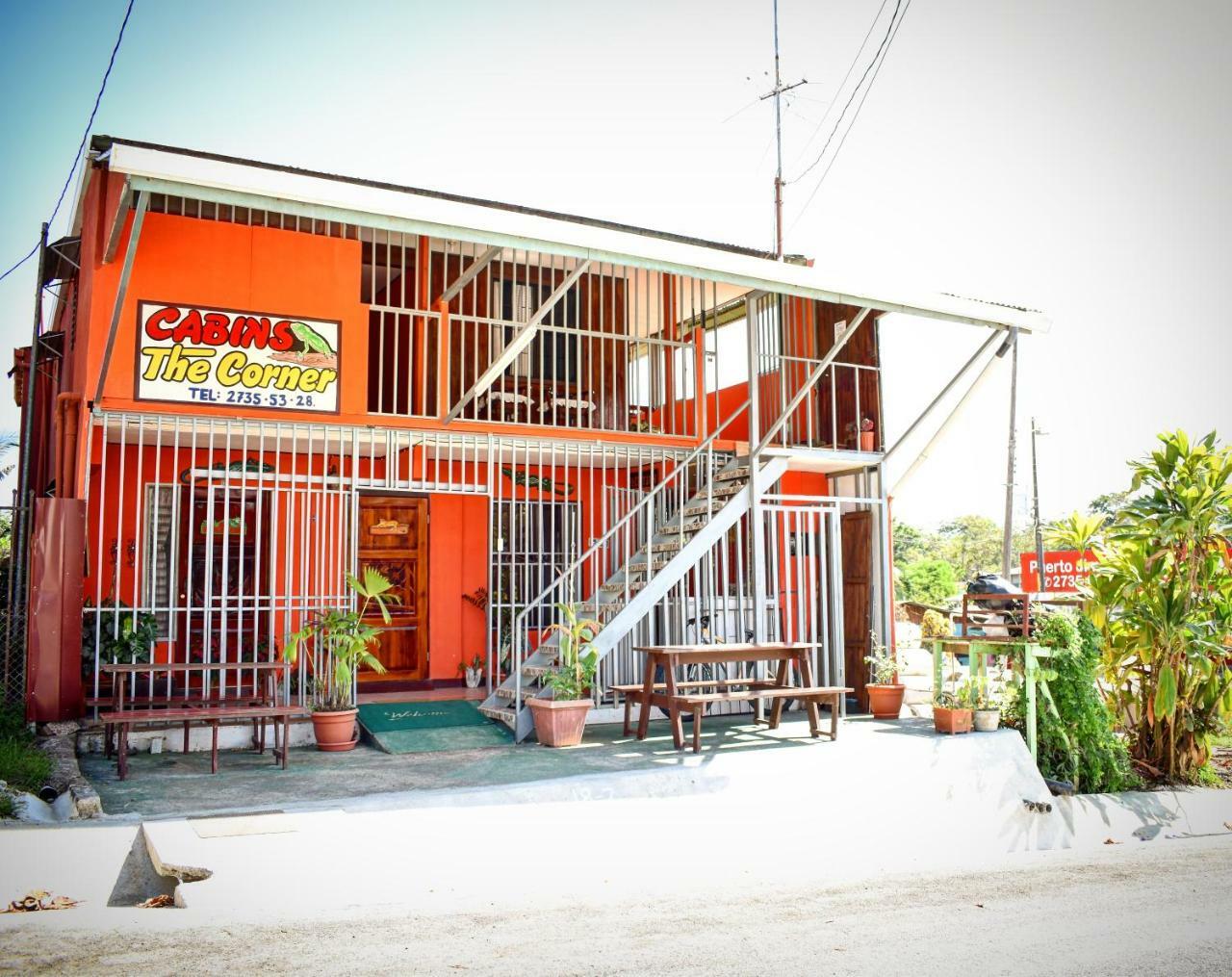 Cabinas The Corner Golfito