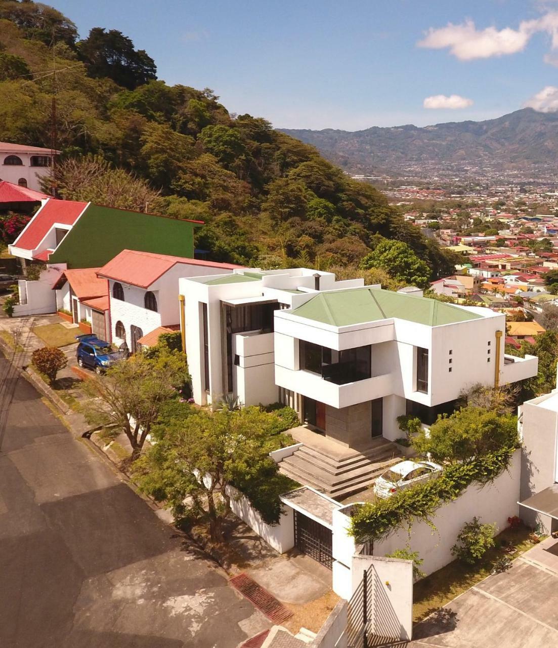 Casa Marlui-san Jose Homestay