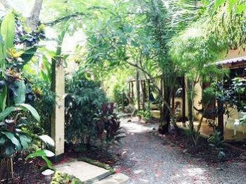 Tropical Sands Eco Hotel 2*