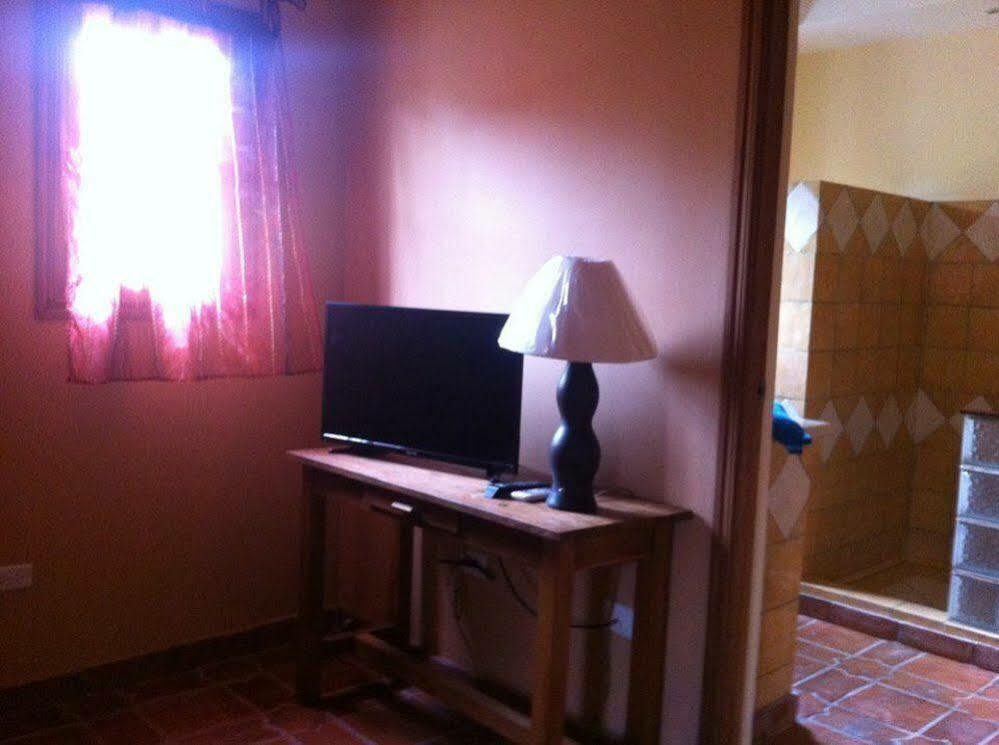 Cabinas Cigalou Tamarindo 2*