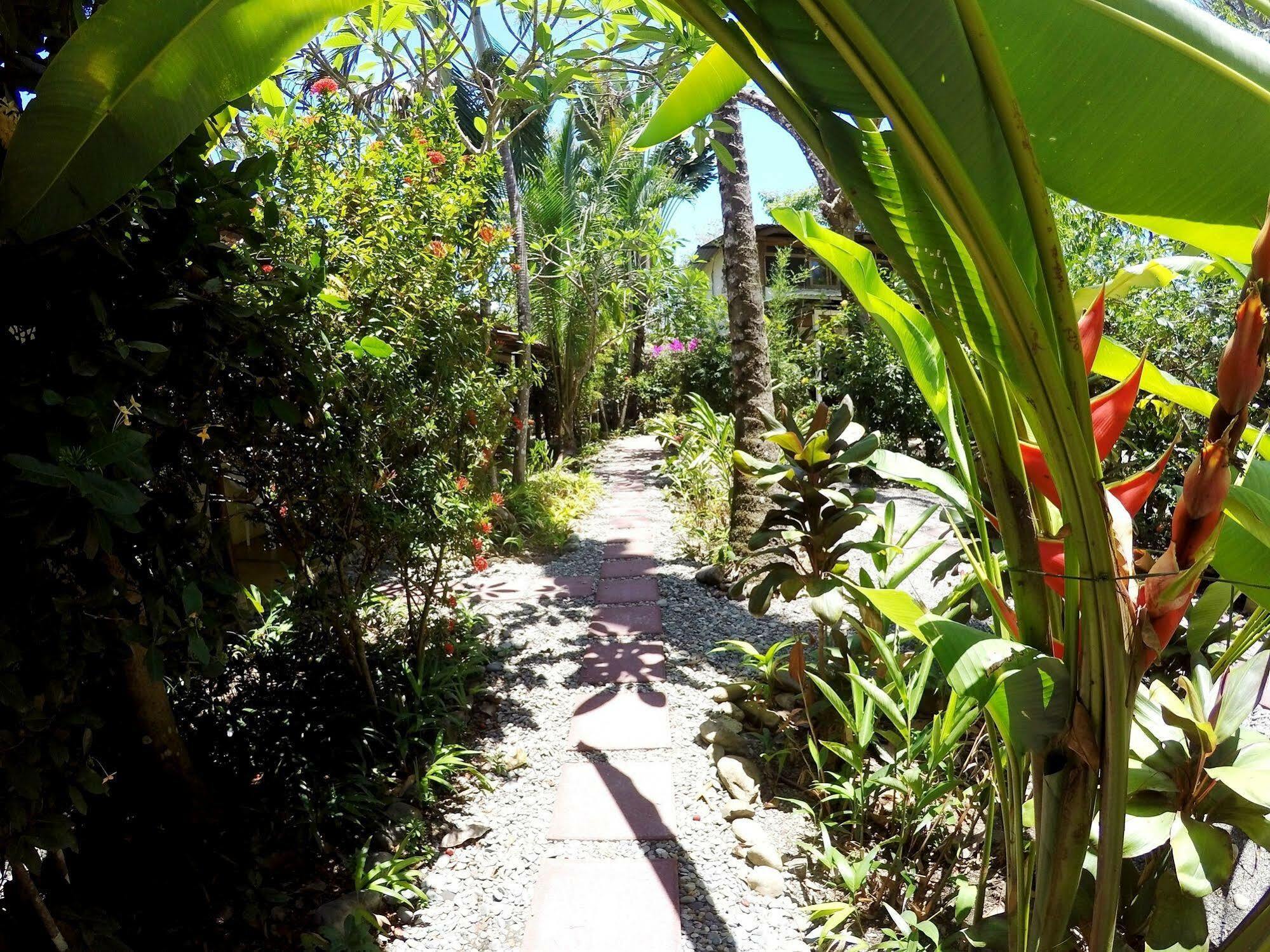 Tropical Sands Eco Hotel 2*