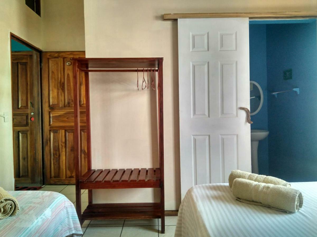 Tortuguero Adventures Beach House Lodge