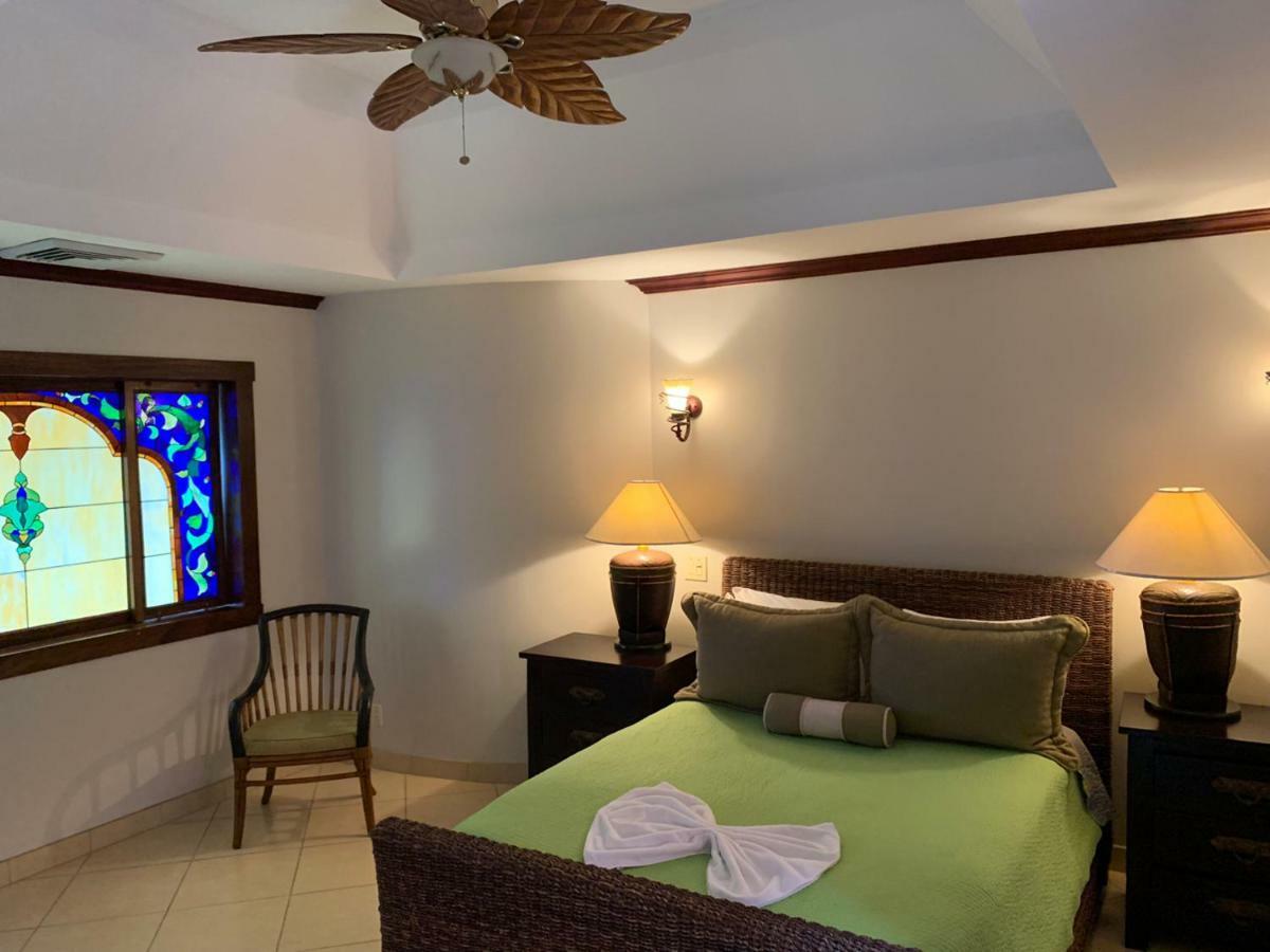 Pacifico Colonial Manuel Antonio
