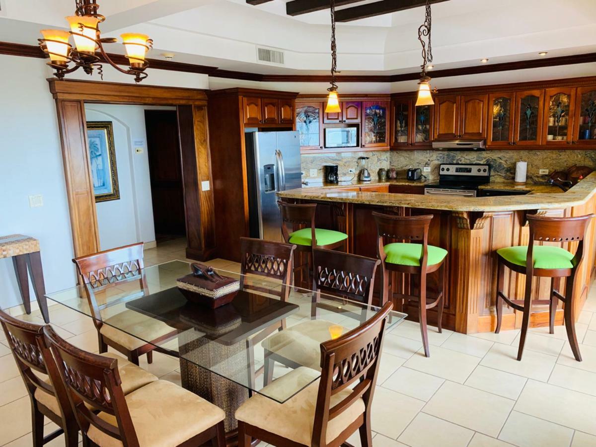 Pacifico Colonial Villa