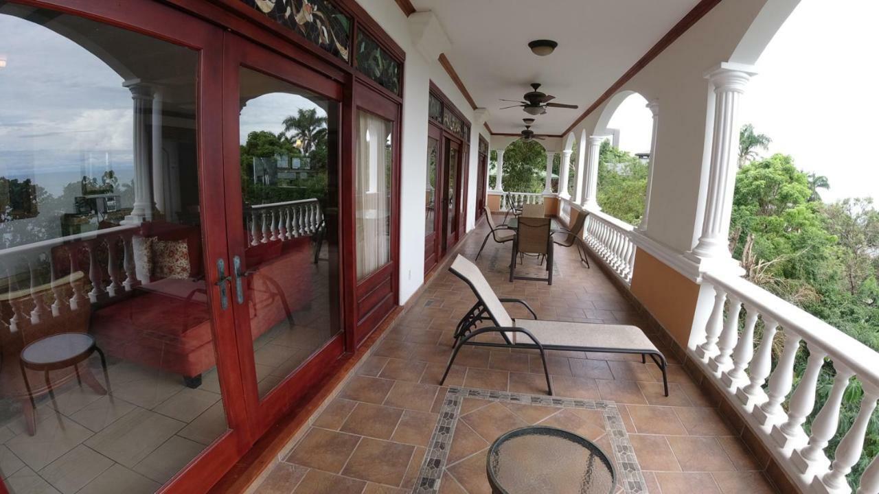 Pacifico Colonial Villa