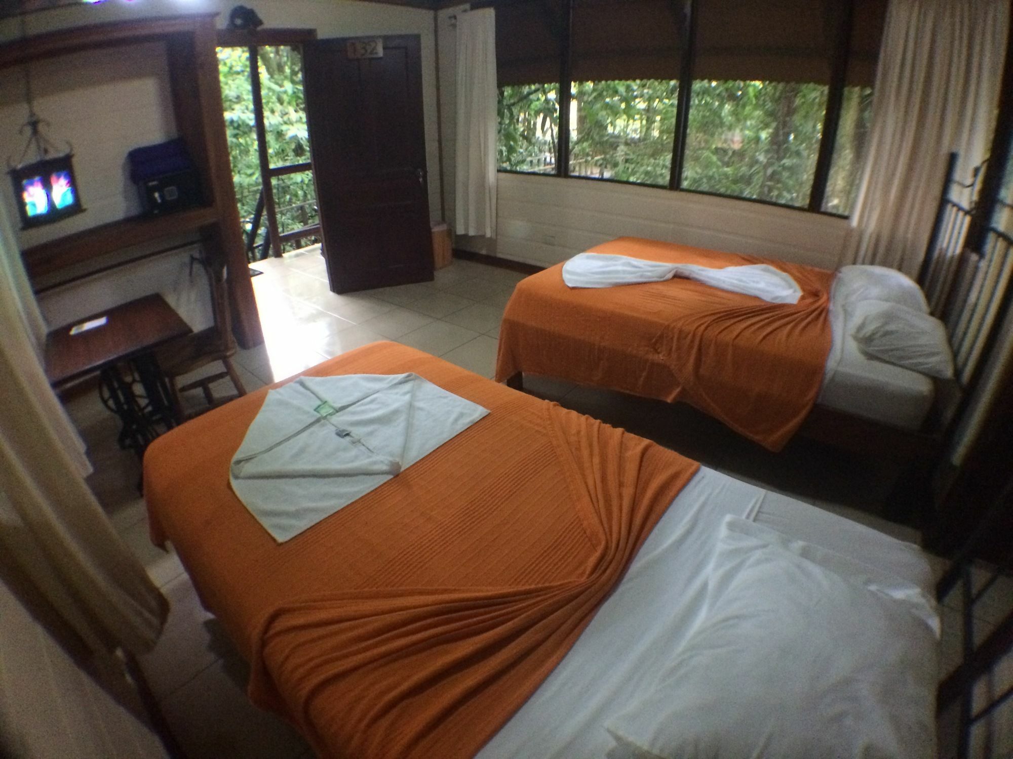 Hotel Rana Roja 2*