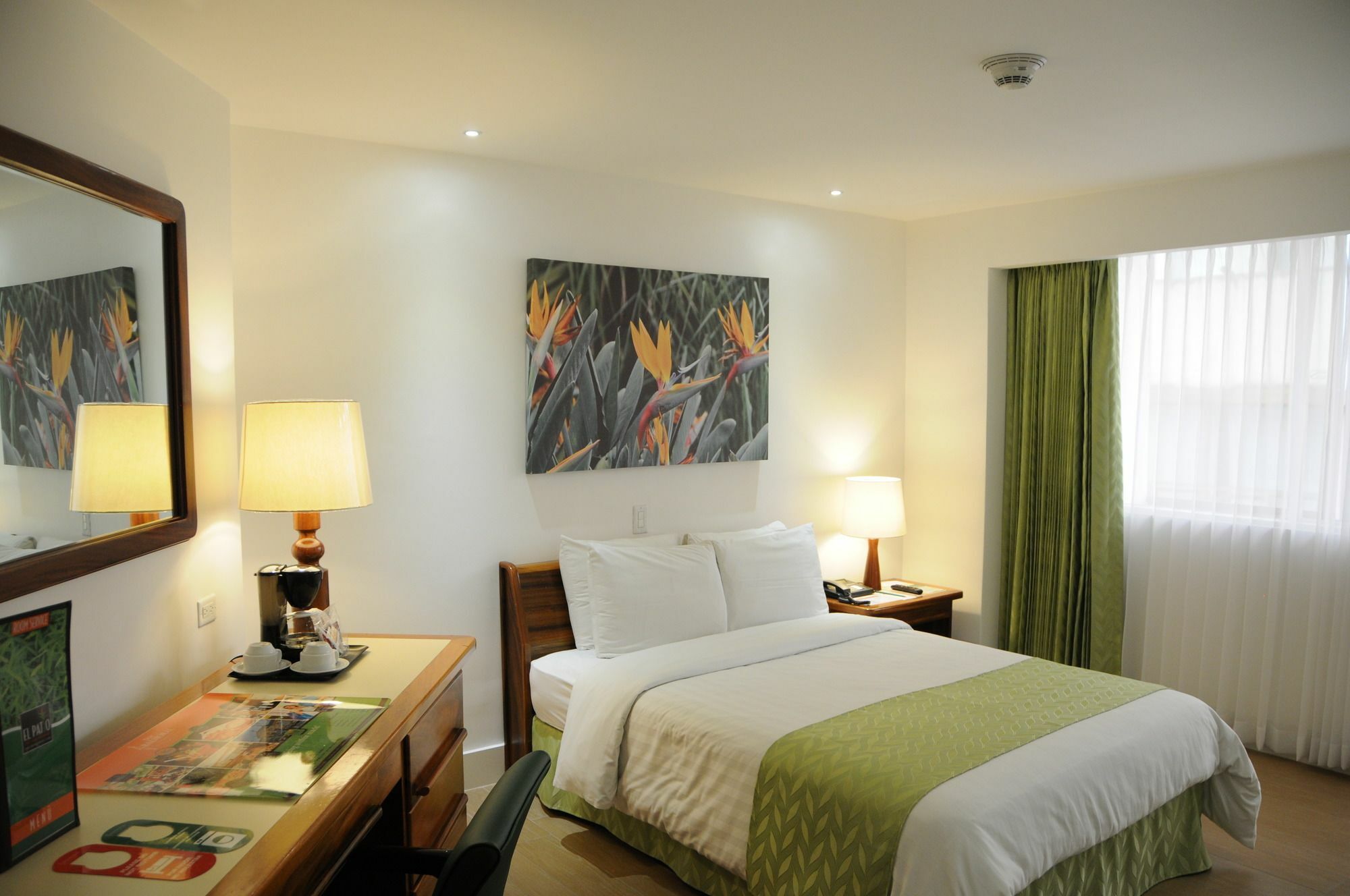 Balmoral Cr, Historic District Hotel 4*