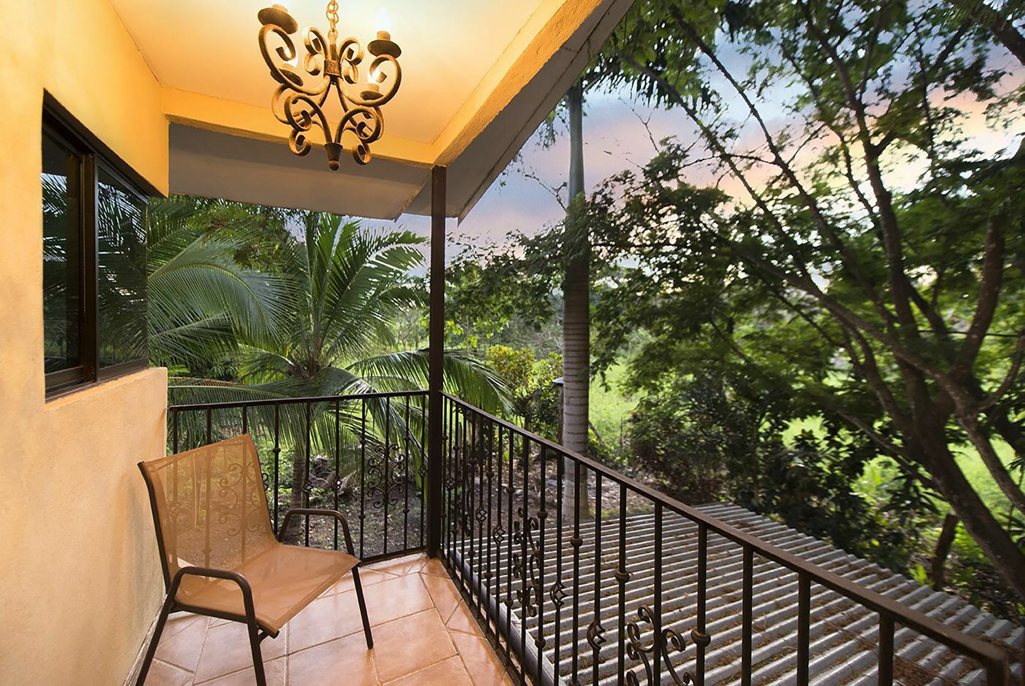 Pura Vida House Cabo Blanco