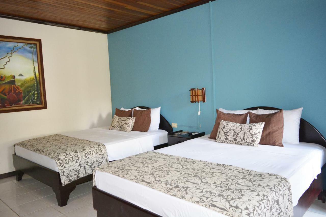 Backpackers * La Fortuna
