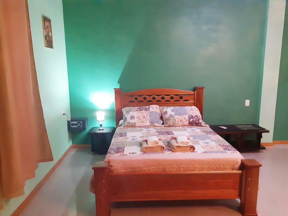 Lodge Manolo Corcovado, Ocean & Forest View Lodge, Bar & Restaurant *