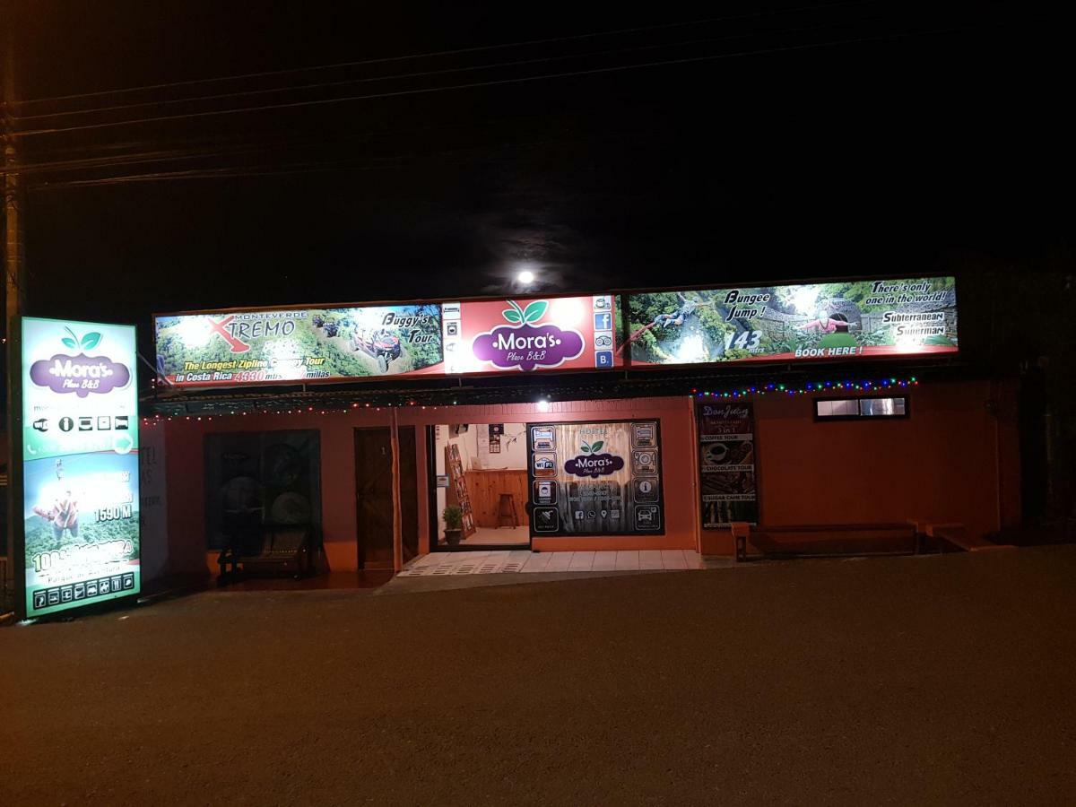 Hostel Mora's Place *