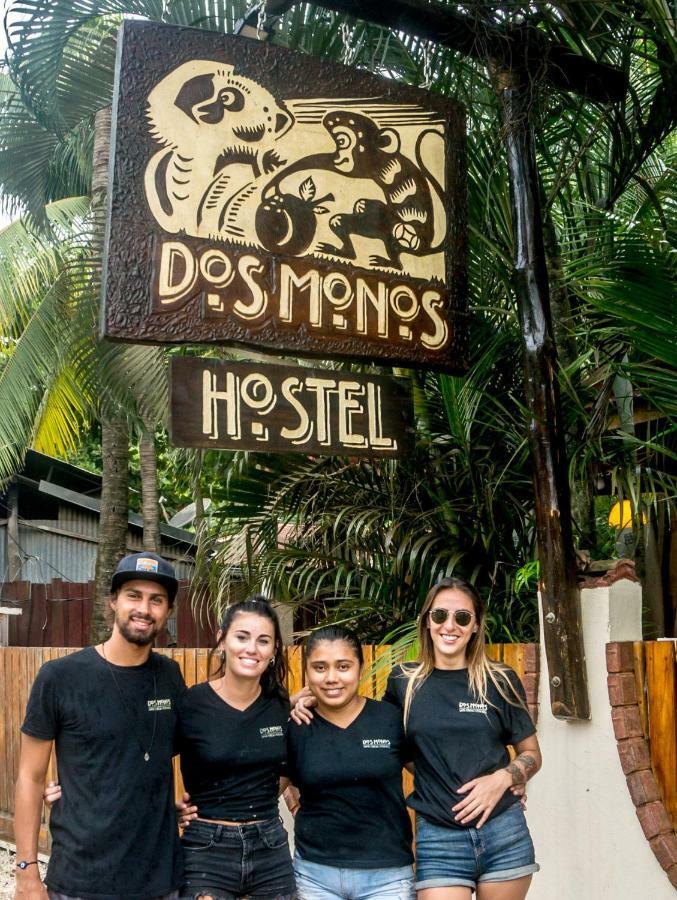 Dos Monos Hostel