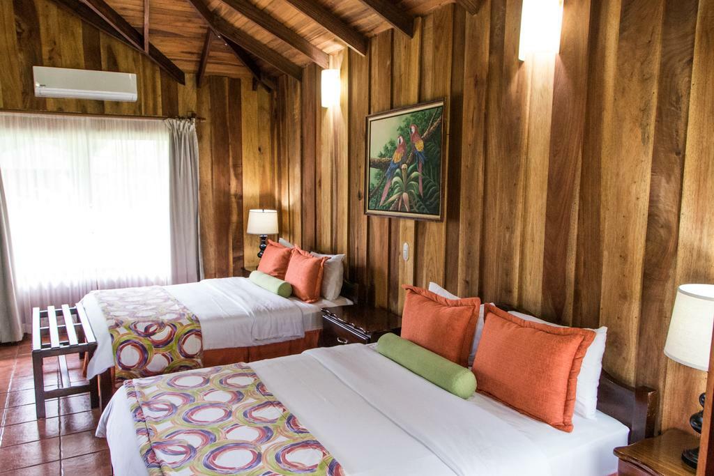 Hotel Lomas Del Volcan 4*