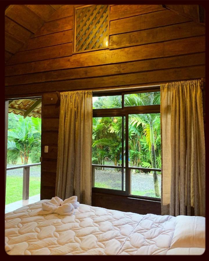 Waterfall Chalet La Fortuna
