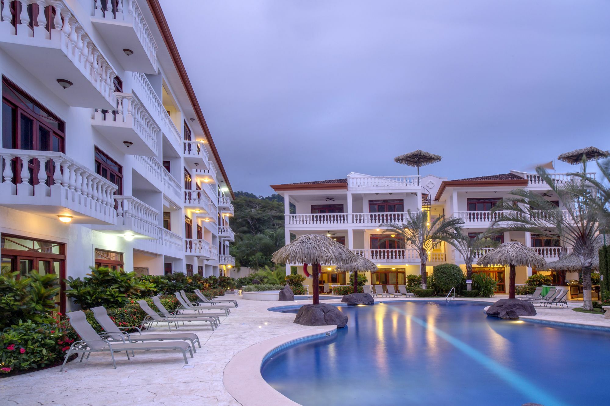 Paloma Blanca 4d Apartment *