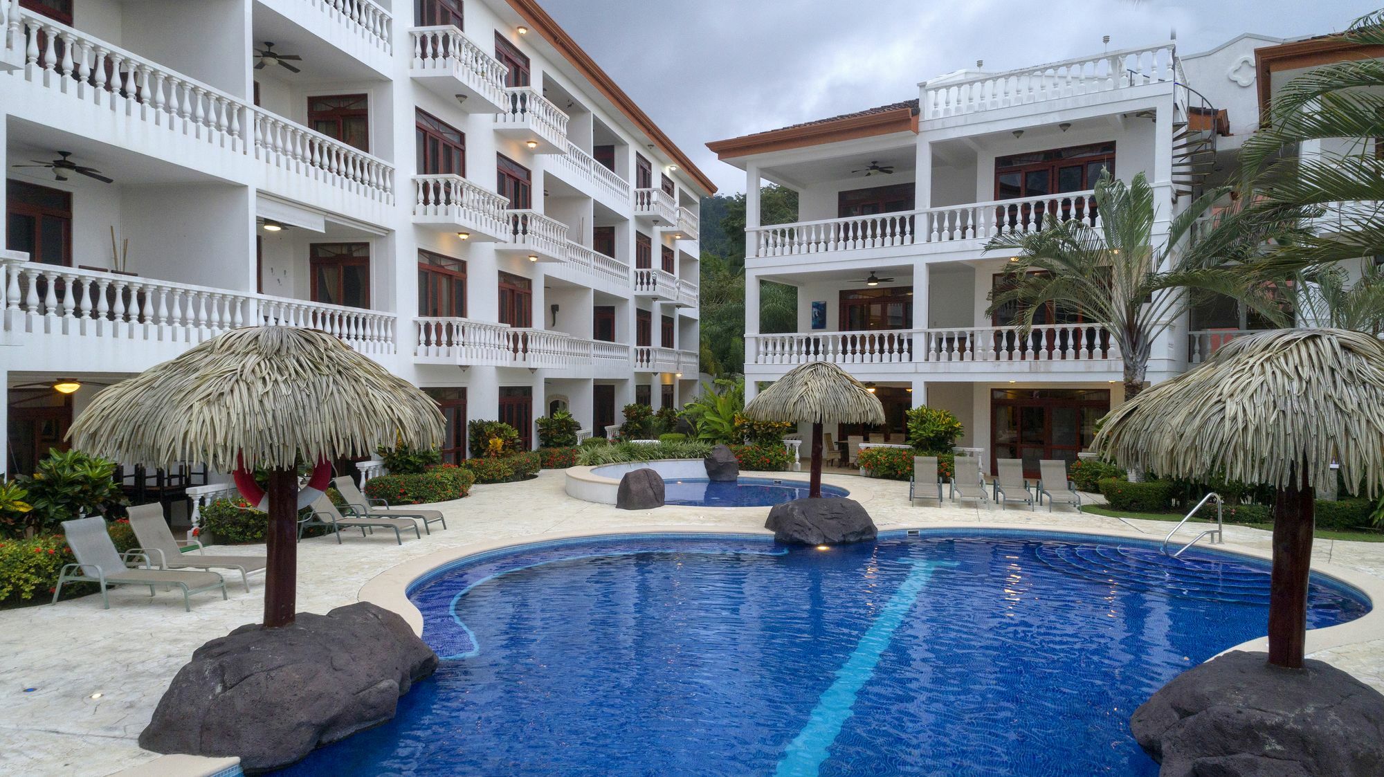 Paloma Blanca 4d Apartment Jaco