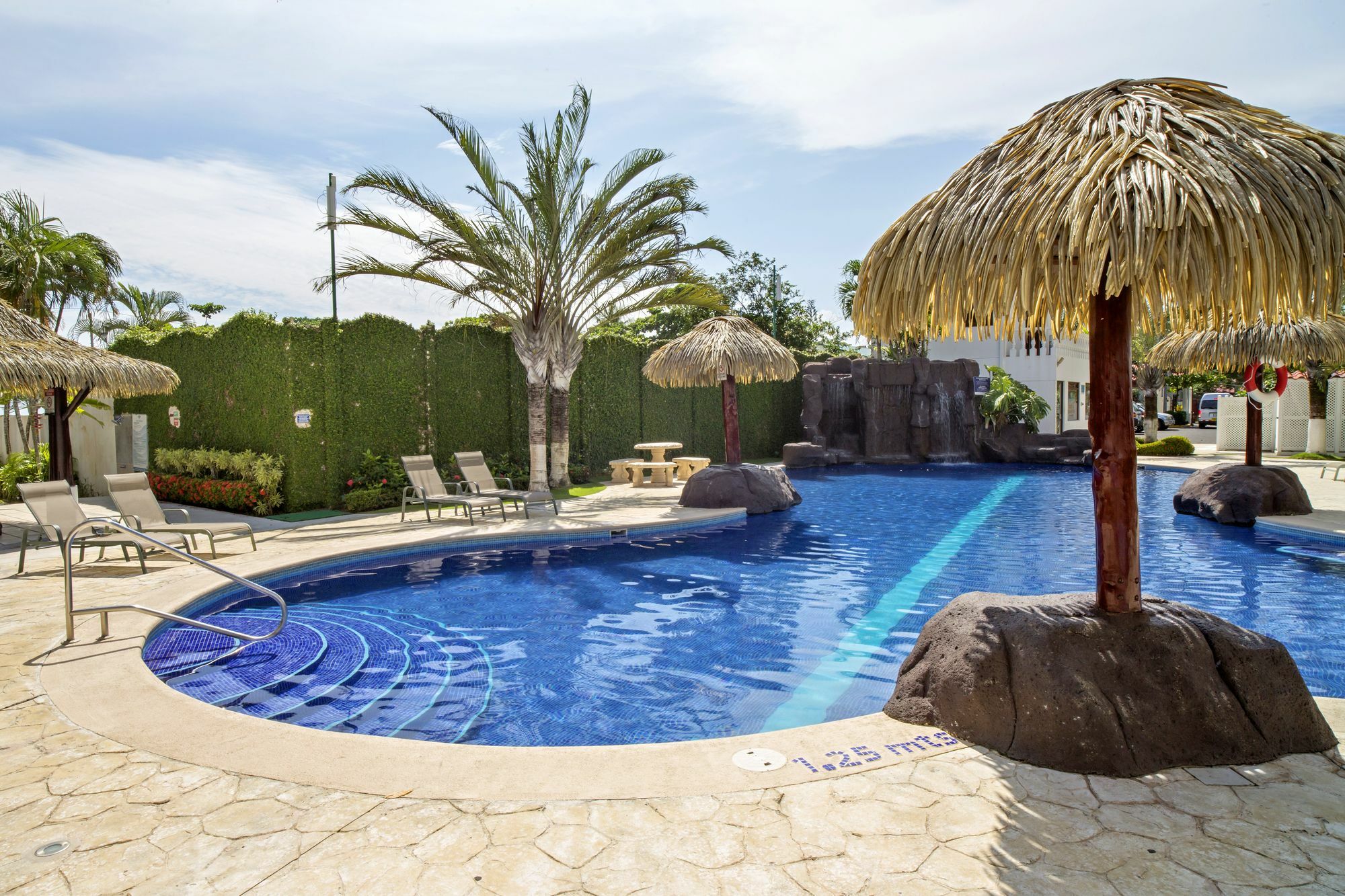 Paloma Blanca 4d Apartment *