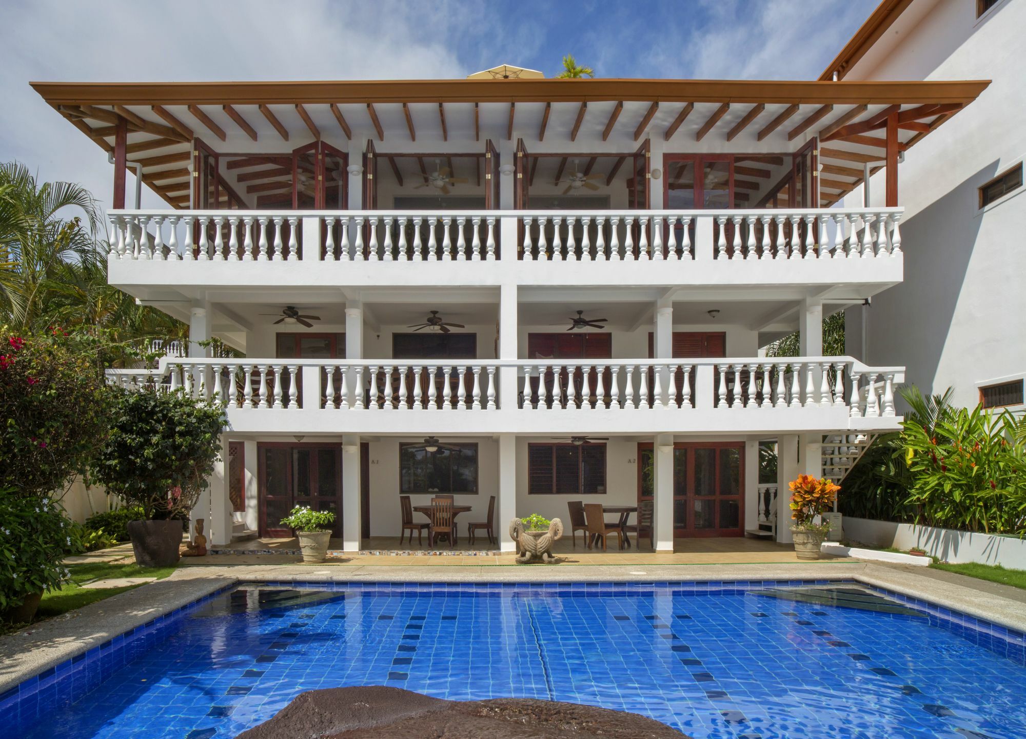 Paloma Blanca 4d Apartment