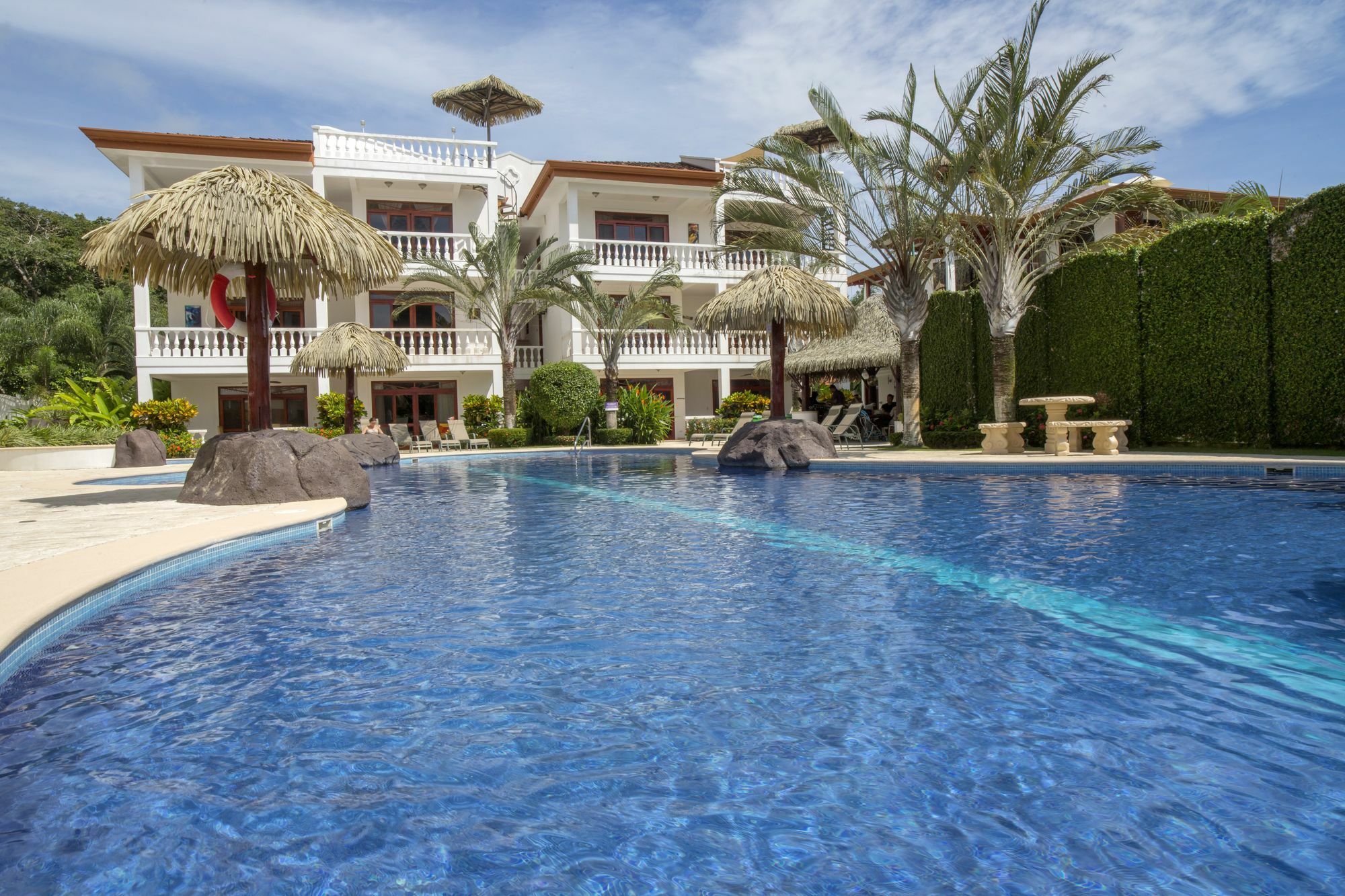 Paloma Blanca 4d Apartment
