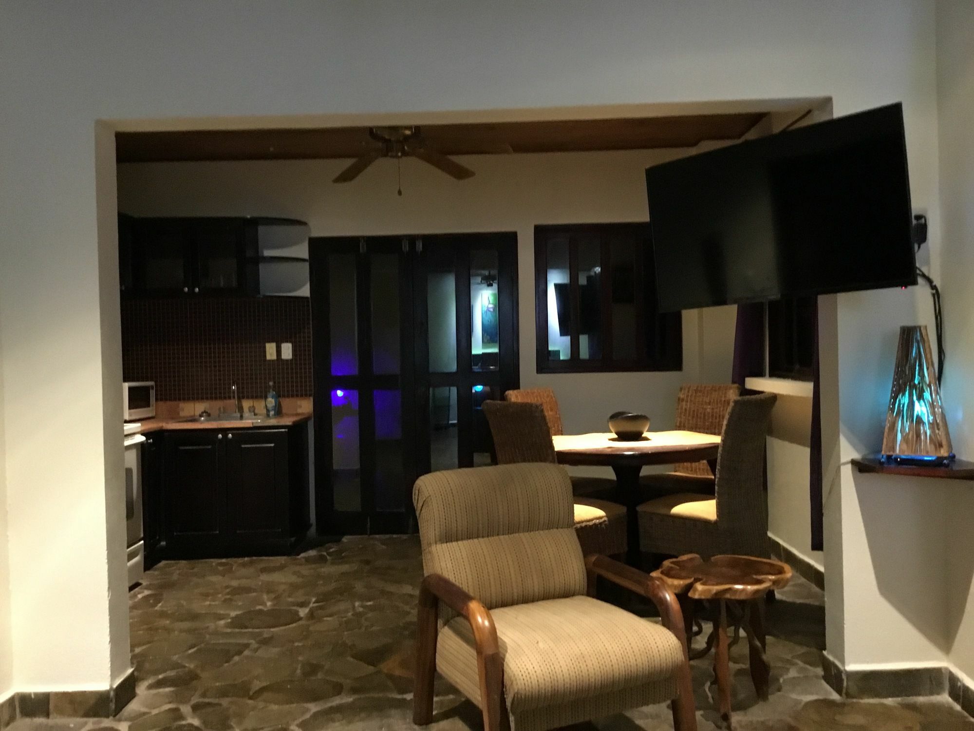Reboot Guest house Playa Hermosa (Puntarenas)