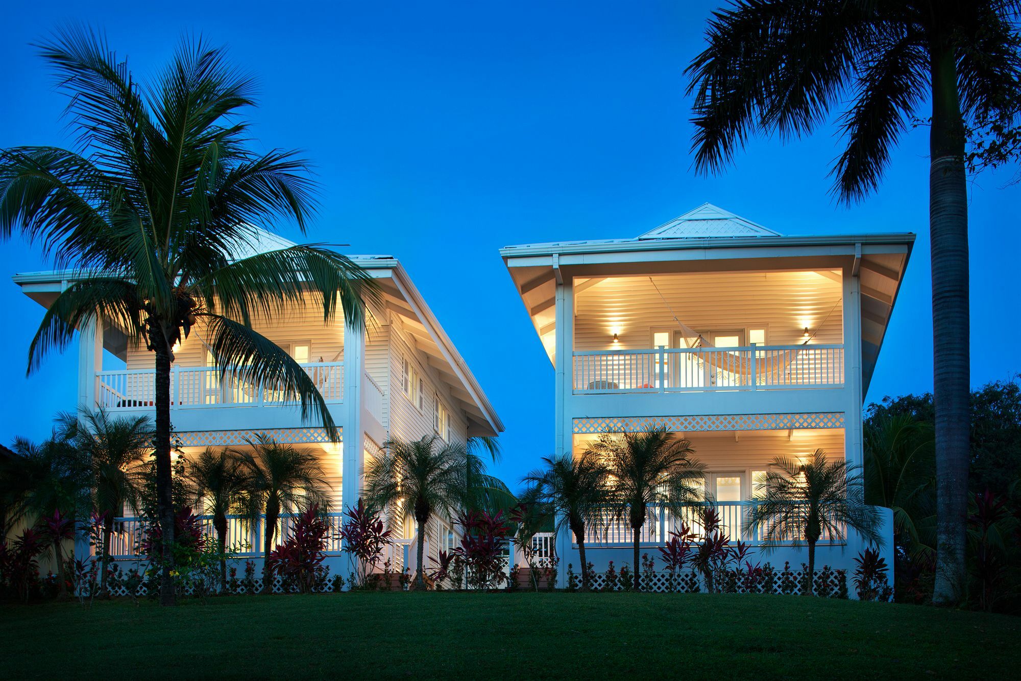 Azul & Retreat (adults Only)