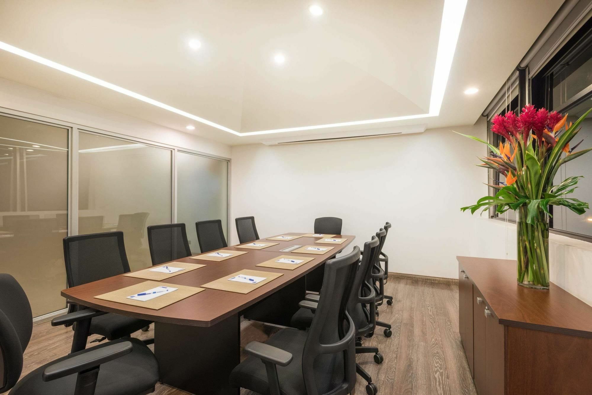Tryp By Wyndham Sabana Hotel